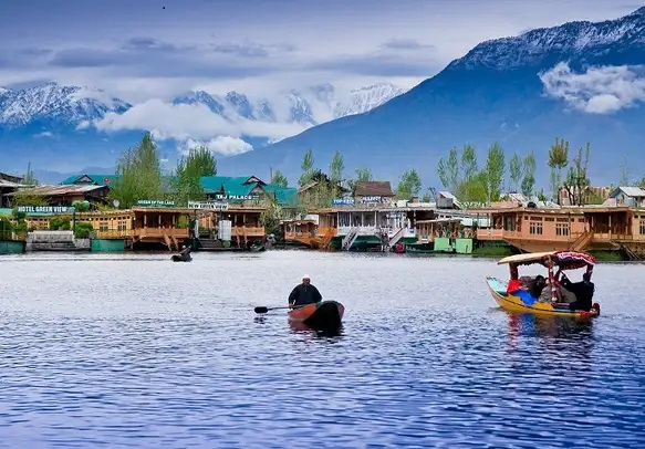 Romantic Escapade To Kashmir